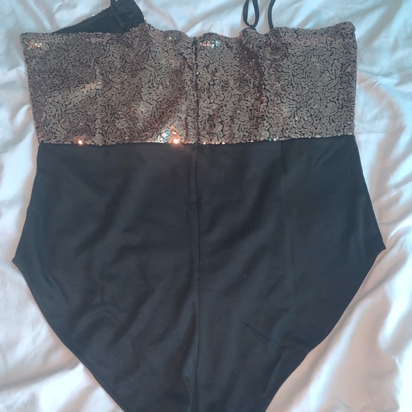Brand new sequin top bodysuit with zippered back. Gorgeous! - Picture 4 of 4
